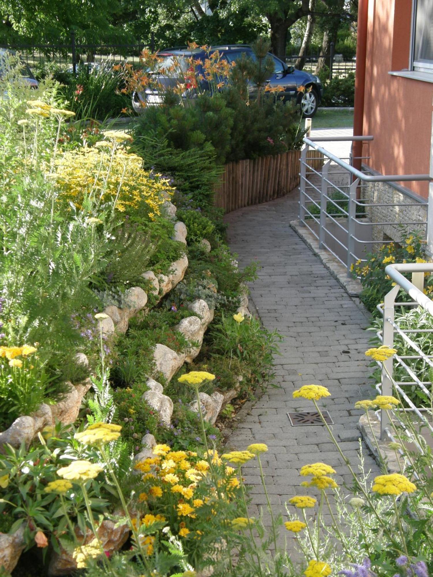 Promedicum Panzio Hotel Veszprem Luaran gambar